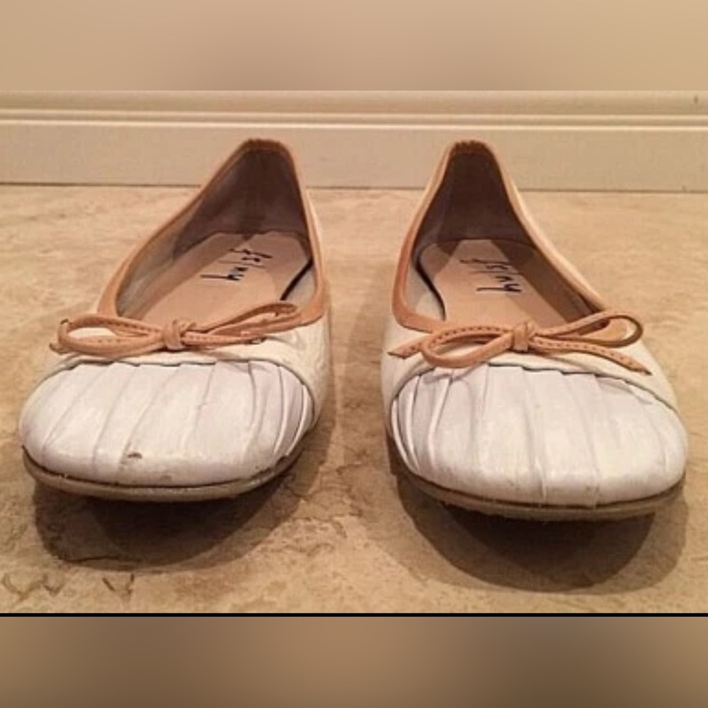 FS/NY Patent Leather Flats Ivory White Tan Capped Toe Bow Ballet Flats 9M Italy - Picture 9 of 11